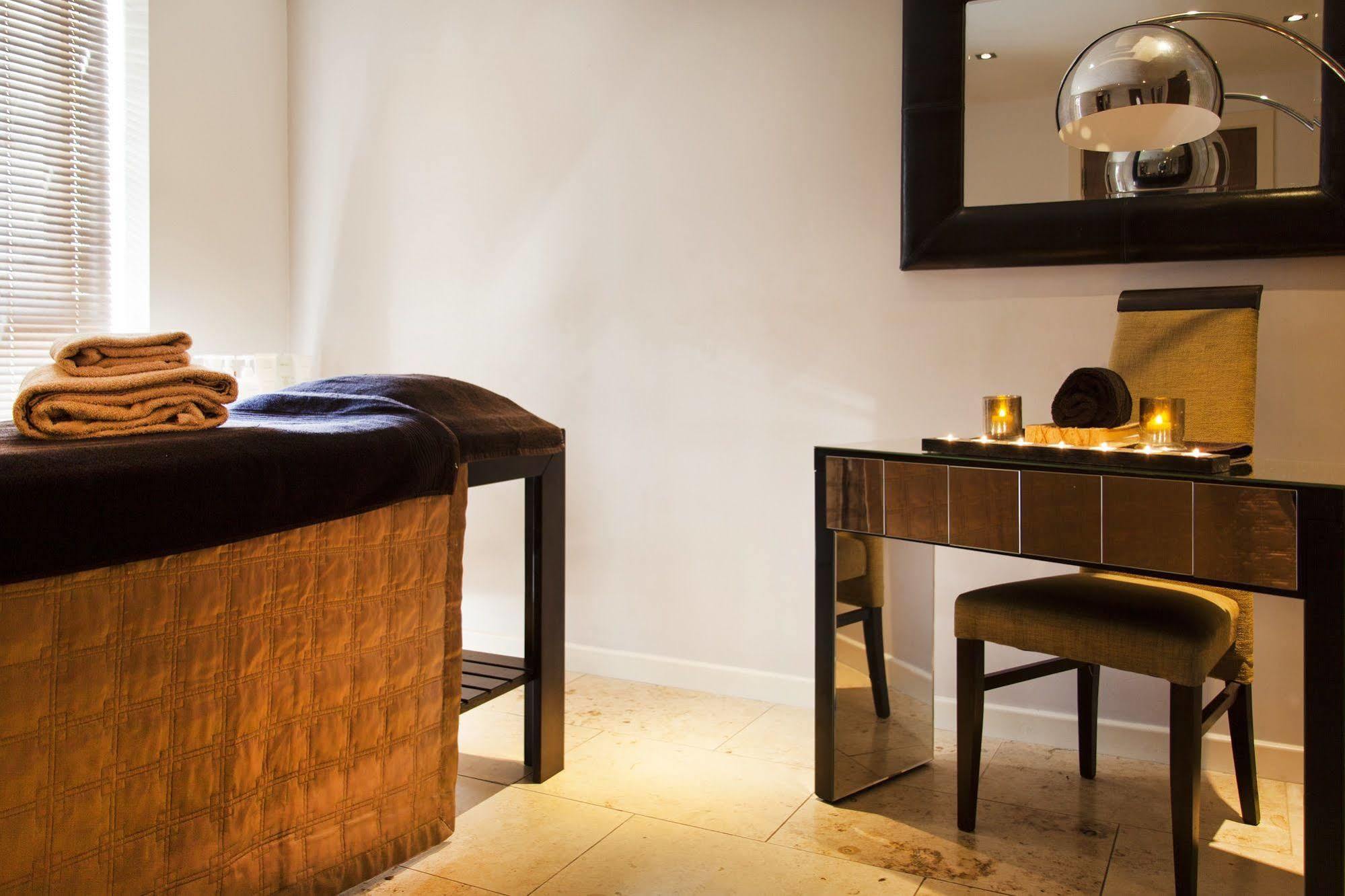 Lanes Hotel West Coker Bagian luar foto